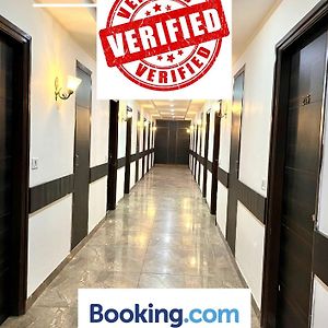 Hotel Jb Residency !! Luxurious & Royal Balcony Rooms !! Large Rooms